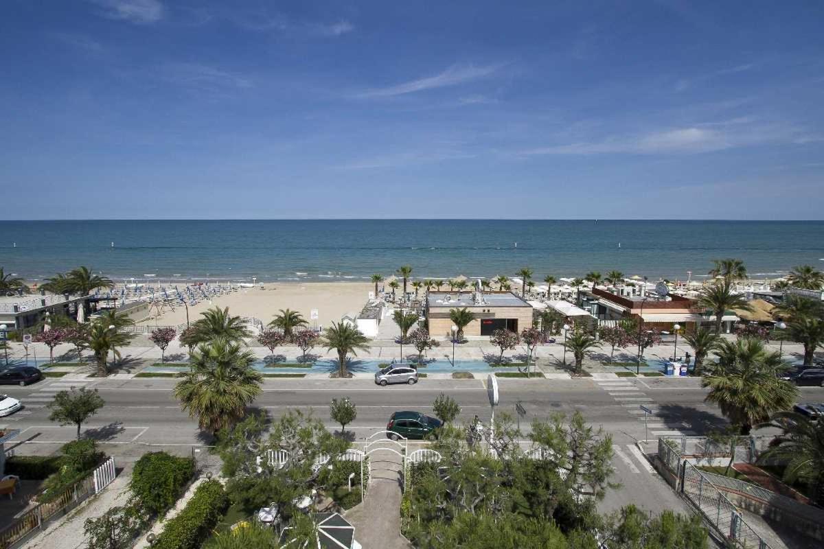 Hotel La Maestra Grottammare Εξωτερικό φωτογραφία