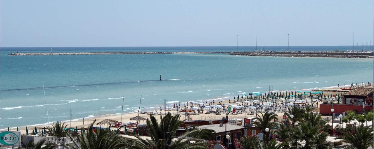 Hotel La Maestra Grottammare Εξωτερικό φωτογραφία