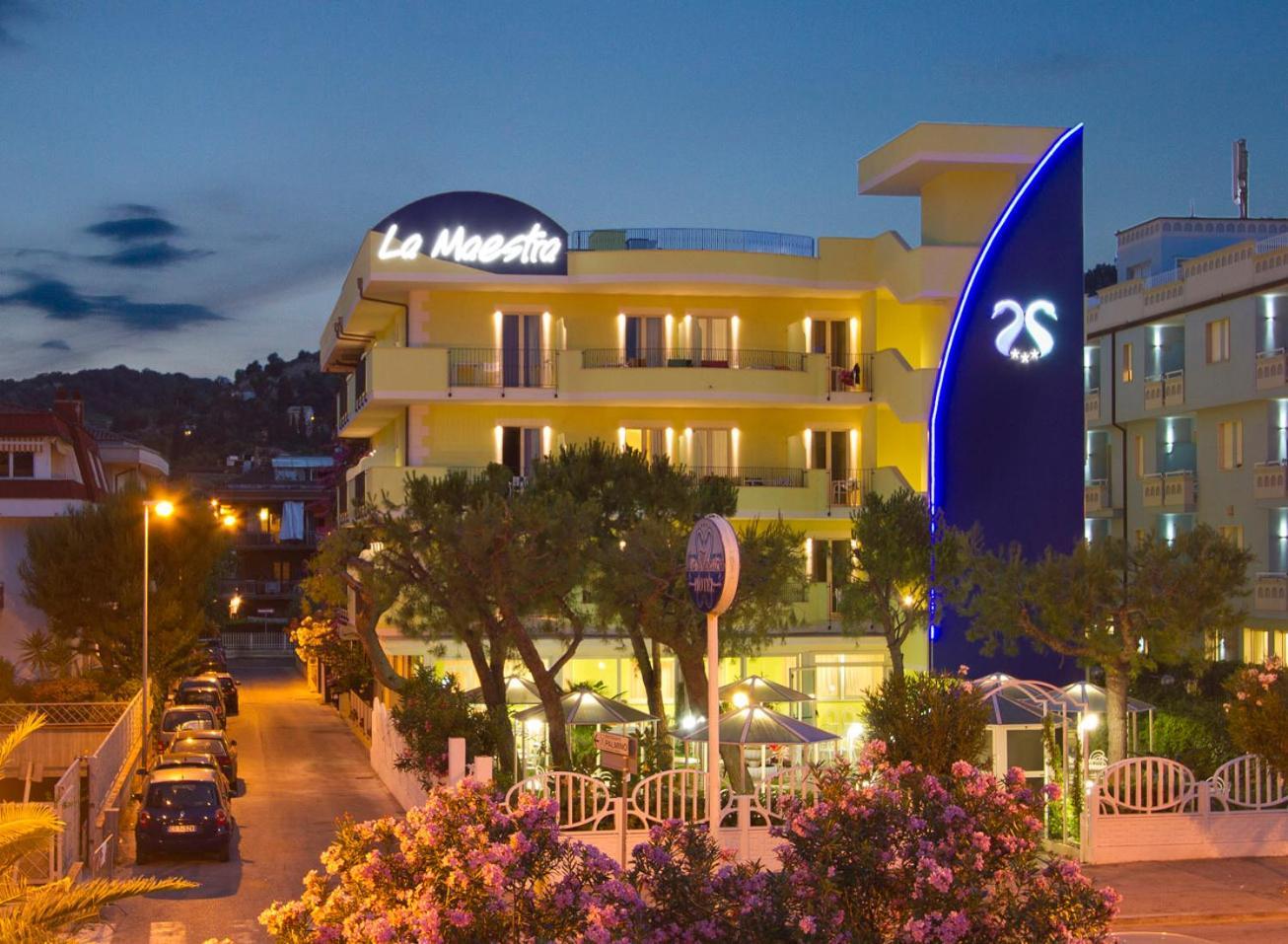 Hotel La Maestra Grottammare Εξωτερικό φωτογραφία